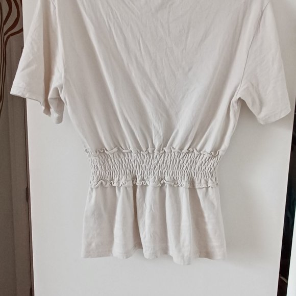 Light Before Dark Cream Ruched Cinched Short Sleeved Top Sz S - Picture 3 of 4